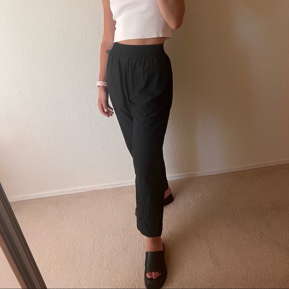 Djerf Avenue Breezy Pants in black (size XS, will fit a 25-26 waist) - Picture 4 of 5